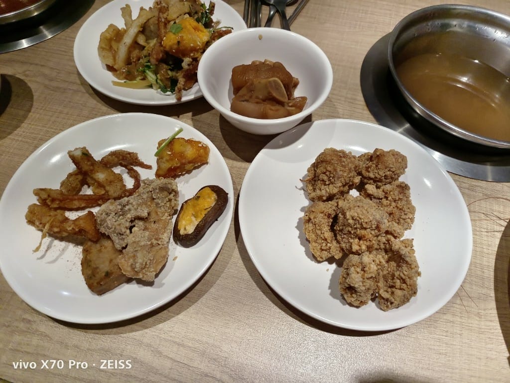 【板橋美食】吉哆火鍋百匯，板橋最愛平價火鍋有新主題啦！鹹酥雞吃起來😂 20220222