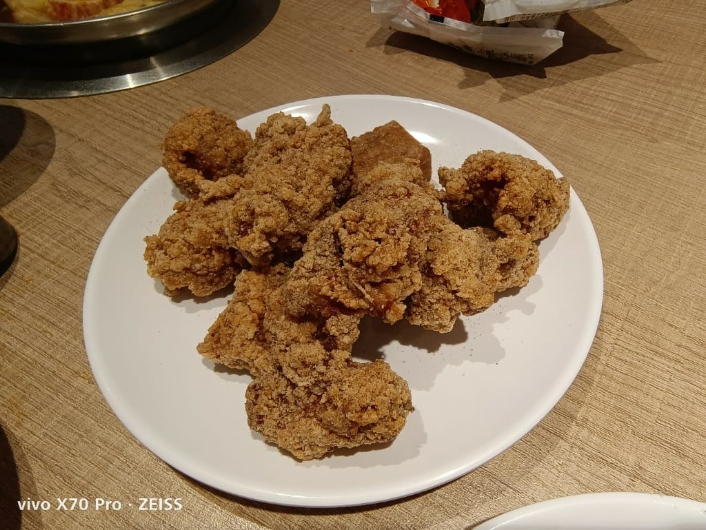 【板橋美食】吉哆火鍋百匯，板橋最愛平價火鍋有新主題啦！鹹酥雞吃起來😂 20220222