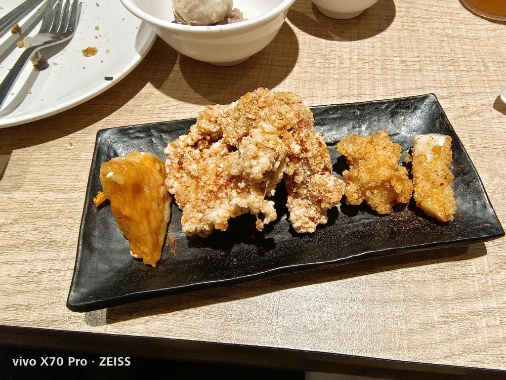 【板橋美食】吉哆火鍋百匯，板橋最愛平價火鍋有新主題啦！鹹酥雞吃起來😂 20220222
