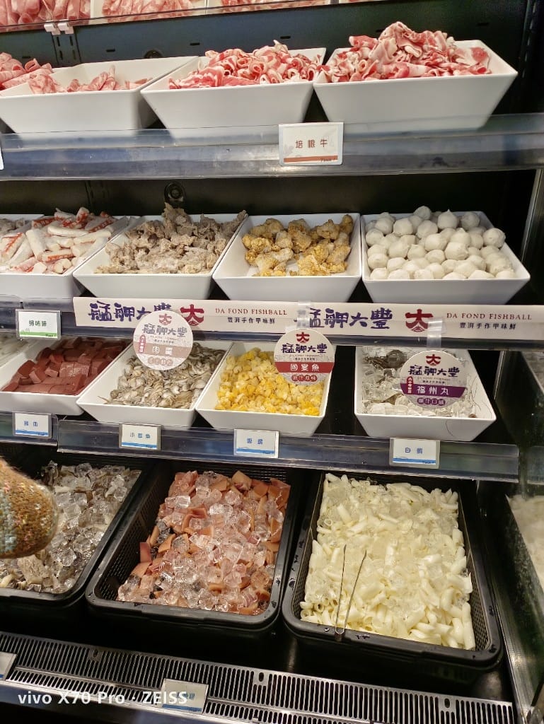 【板橋美食】吉哆火鍋百匯，板橋最愛平價火鍋有新主題啦！鹹酥雞吃起來😂 20220222
