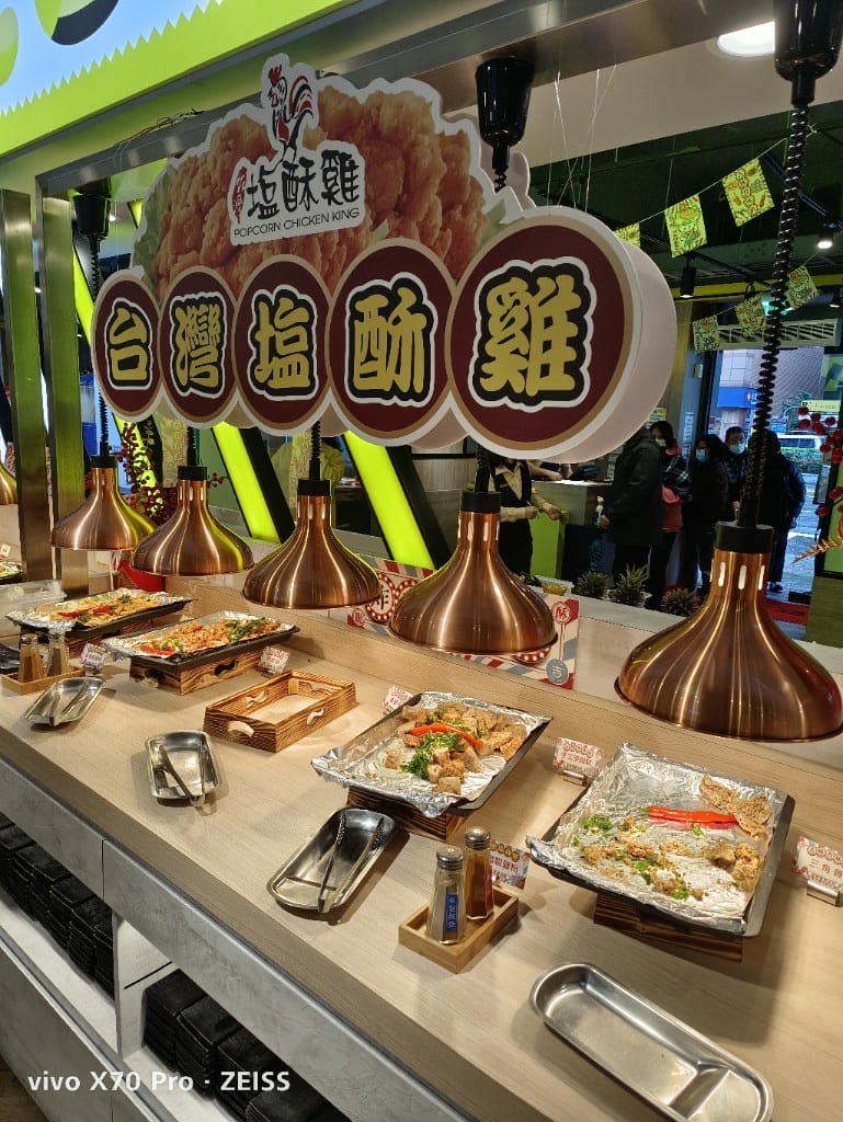 【板橋美食】吉哆火鍋百匯，板橋最愛平價火鍋有新主題啦！鹹酥雞吃起來😂 20220222