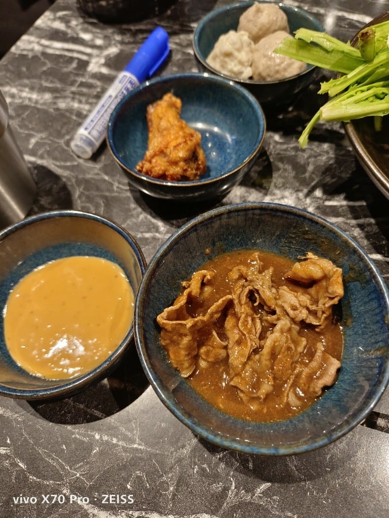 【台北美食】 這一鍋SHAREMORE吃到飽，走味的老火湯！？