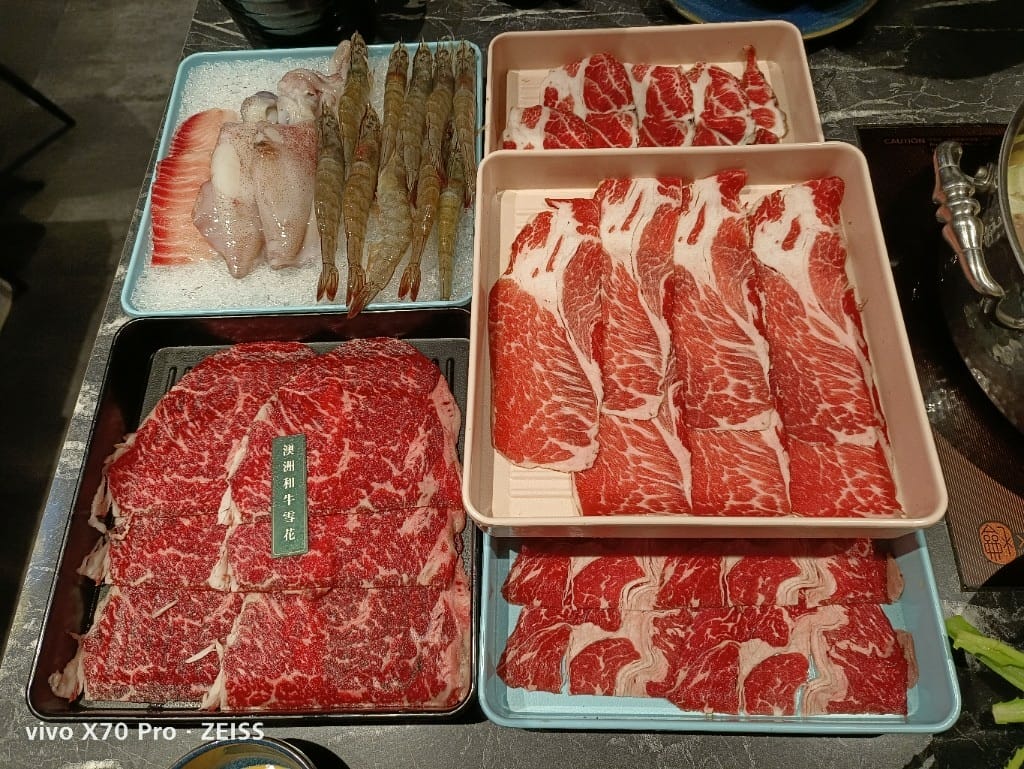 【台北美食】 這一鍋SHAREMORE吃到飽，走味的老火湯！？