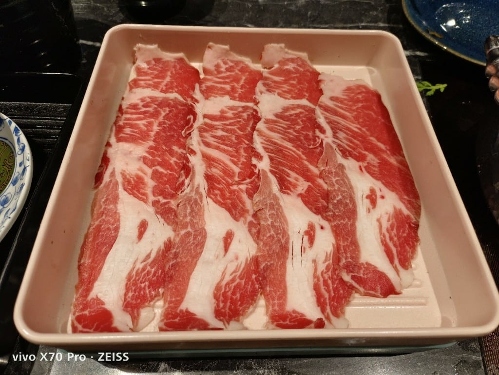 【台北美食】 這一鍋SHAREMORE吃到飽，走味的老火湯！？