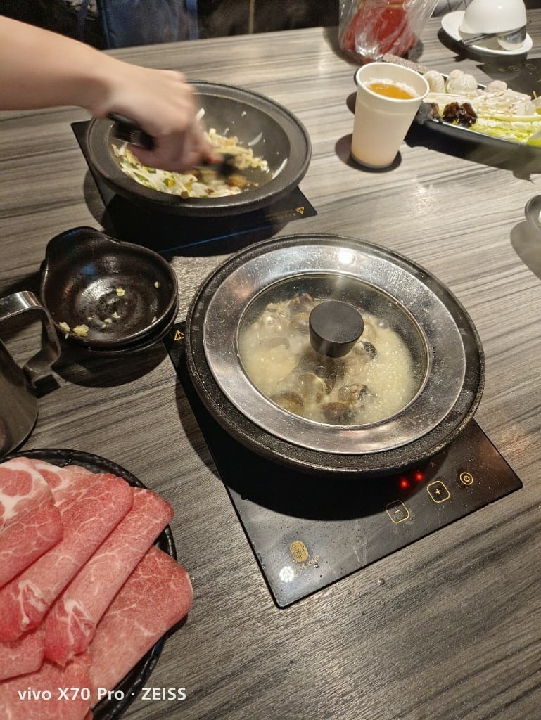 【新莊美食】 狂一鍋，擁有10種獨特湯頭的美味火鍋2訪❤️