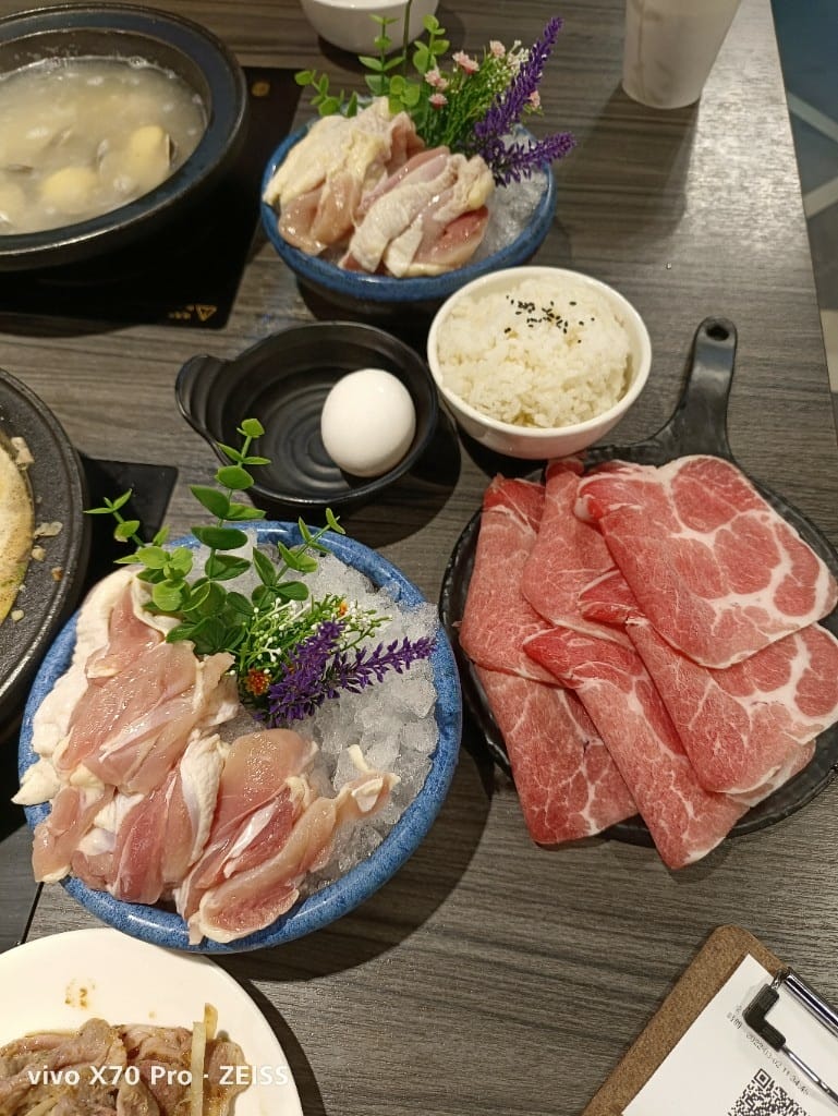 【新莊美食】 狂一鍋，擁有10種獨特湯頭的美味火鍋2訪❤️