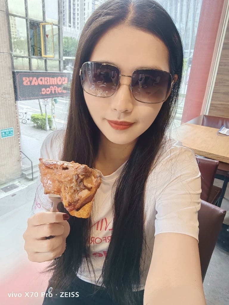 【台北美食】必勝客歡樂吧，久沒吃會想念的烤雞自由囉！