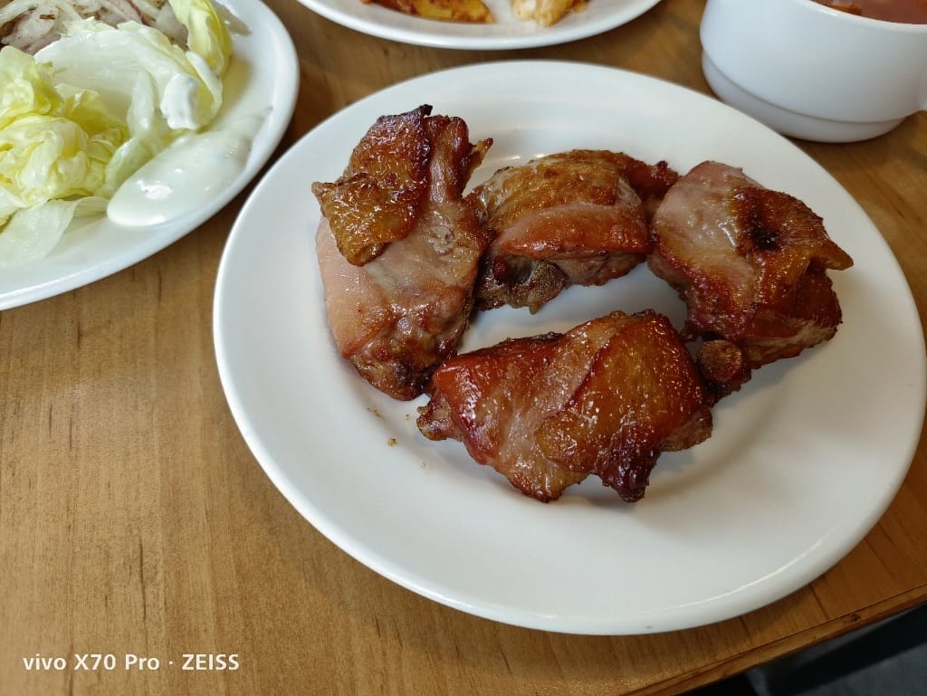 【台北美食】必勝客歡樂吧，久沒吃會想念的烤雞自由囉！