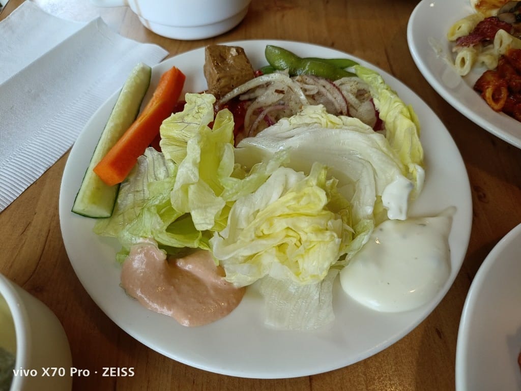 【台北美食】必勝客歡樂吧，久沒吃會想念的烤雞自由囉！