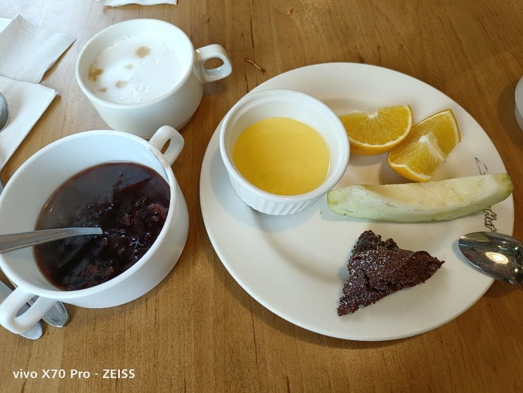 【台北美食】必勝客歡樂吧，久沒吃會想念的烤雞自由囉！