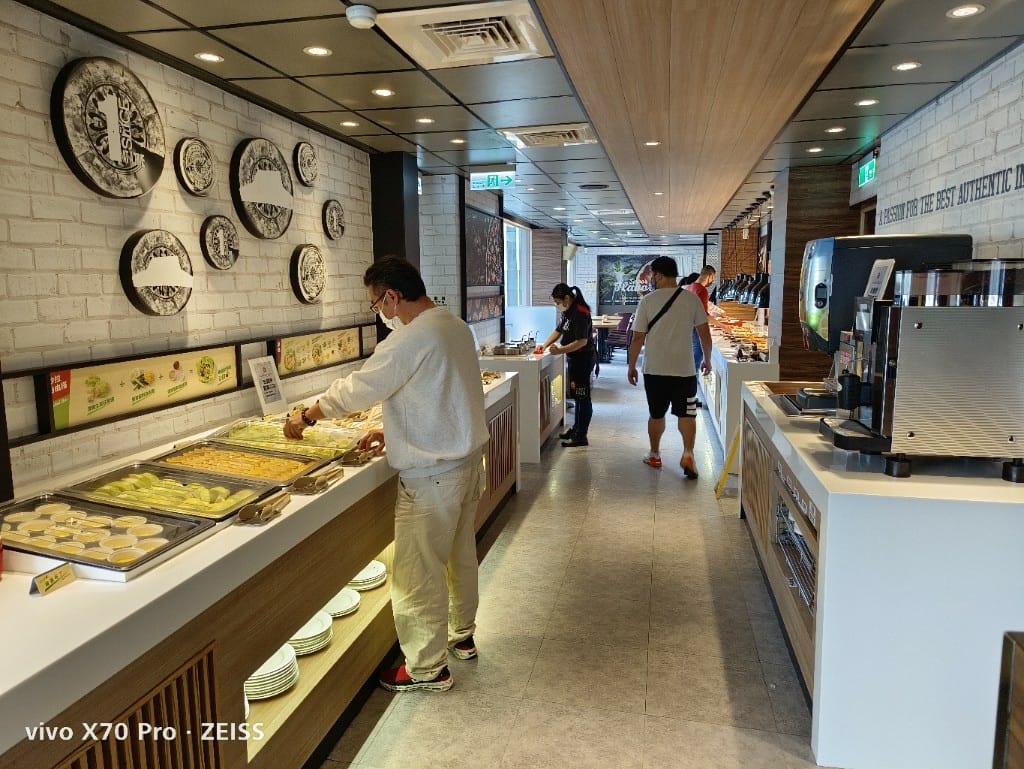 【台北美食】必勝客歡樂吧，久沒吃會想念的烤雞自由囉！