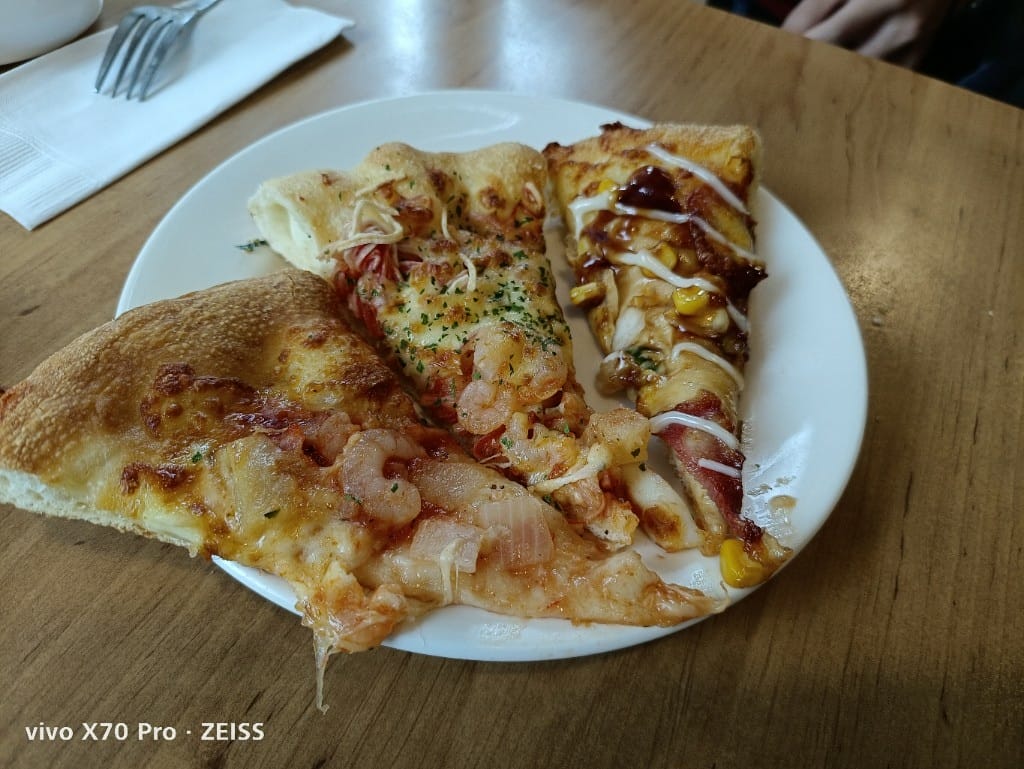 【台北美食】必勝客歡樂吧，久沒吃會想念的烤雞自由囉！