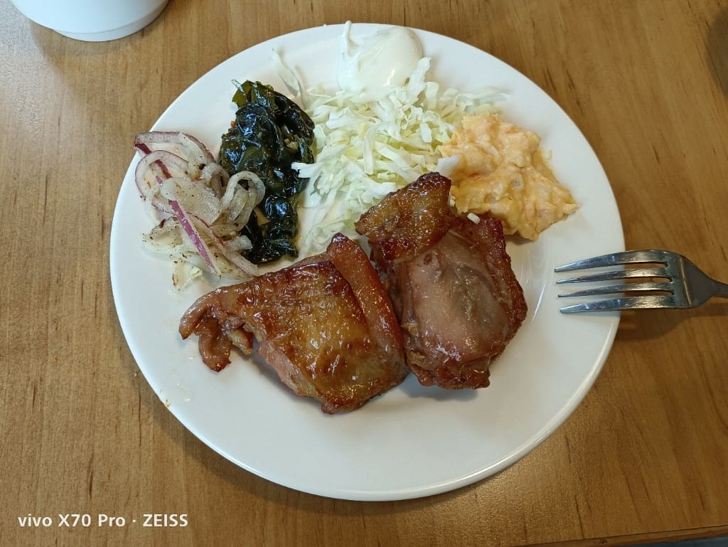 【台北美食】必勝客歡樂吧，久沒吃會想念的烤雞自由囉！