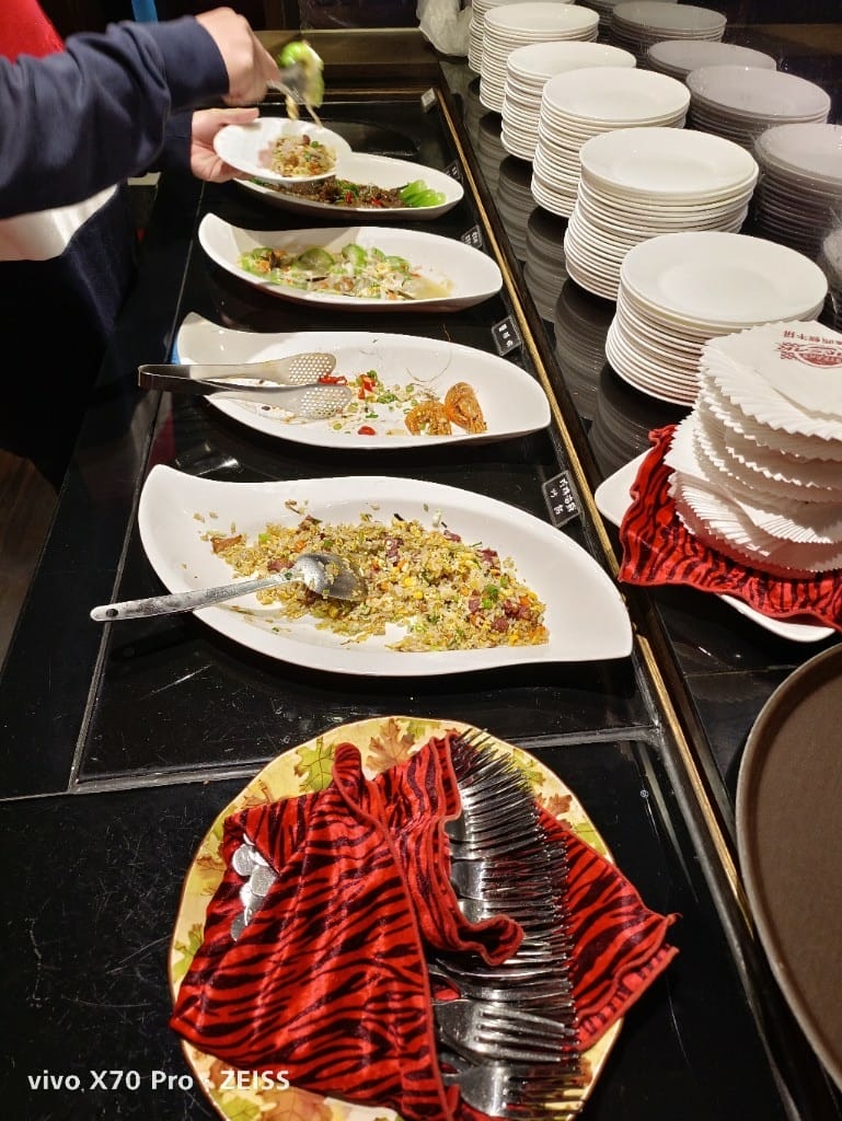 【台北美食】凱撒西餐牛排，自助吧才是主角的老牌牛排館❤️❤️❤️