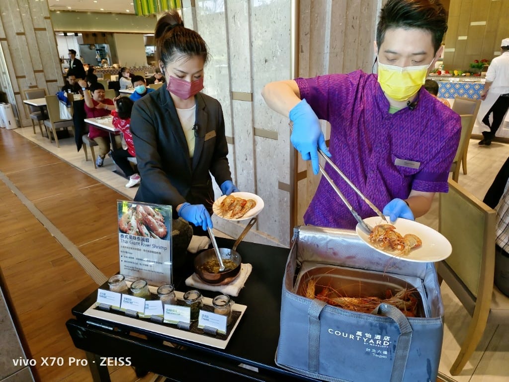 【台北美食】 六福萬怡敘日餐廳，全新泰國美食生蠔、干貝、甜蝦自由，小黃卡打3劑折300！！！