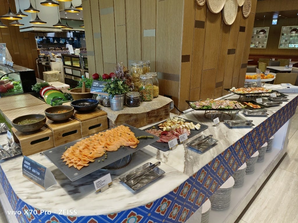 【台北美食】 六福萬怡敘日餐廳，全新泰國美食生蠔、干貝、甜蝦自由，小黃卡打3劑折300！！！