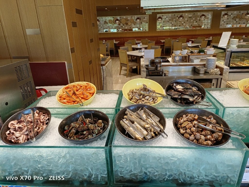【台北美食】 六福萬怡敘日餐廳，全新泰國美食生蠔、干貝、甜蝦自由，小黃卡打3劑折300！！！