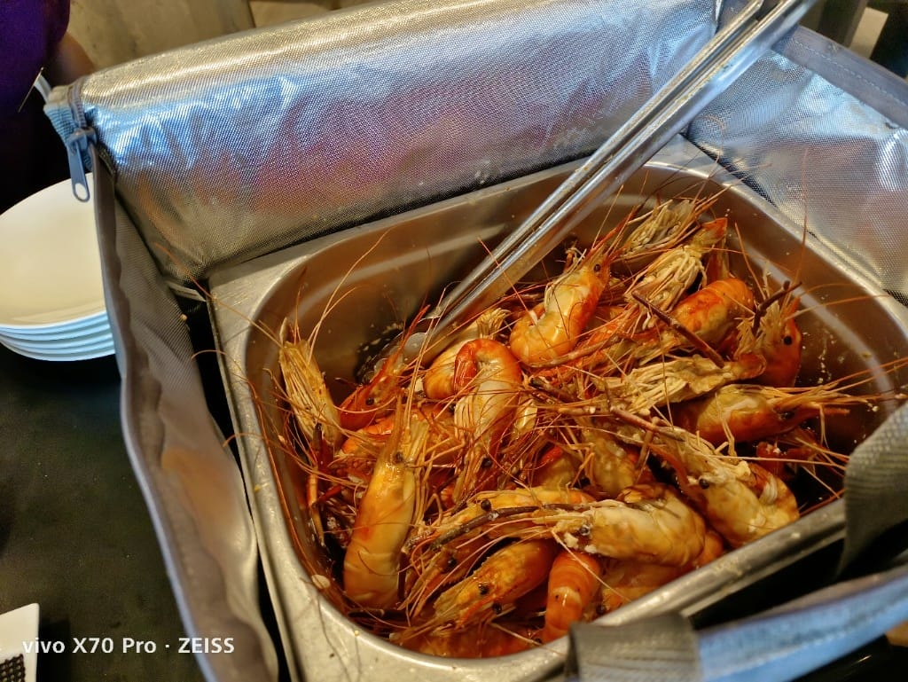 【台北美食】 六福萬怡敘日餐廳，全新泰國美食生蠔、干貝、甜蝦自由，小黃卡打3劑折300！！！