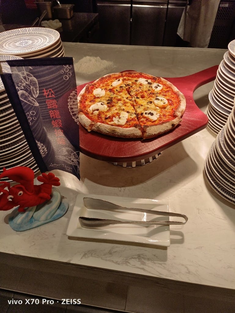 【台北吃到飽】艾美寒舍探索廚房午餐，龍蝦主題續攤😆