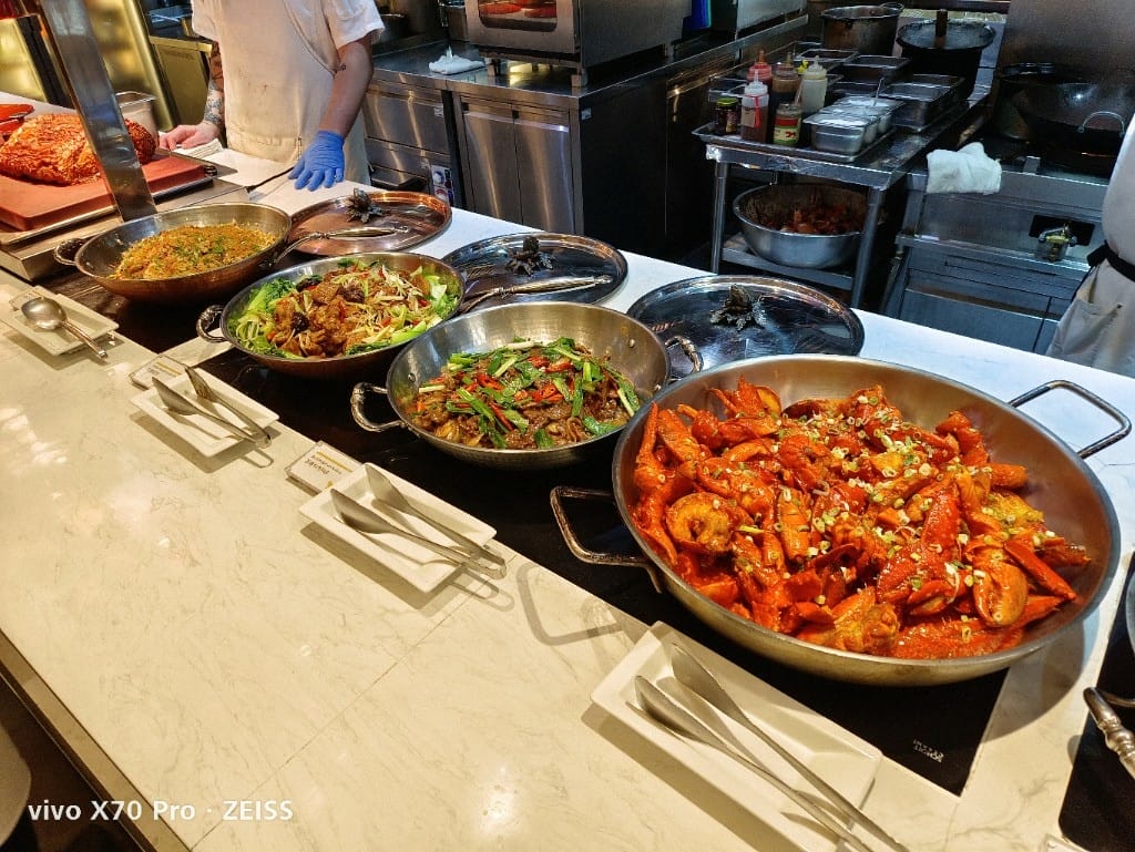 【台北吃到飽】艾美寒舍探索廚房午餐，龍蝦主題續攤😆