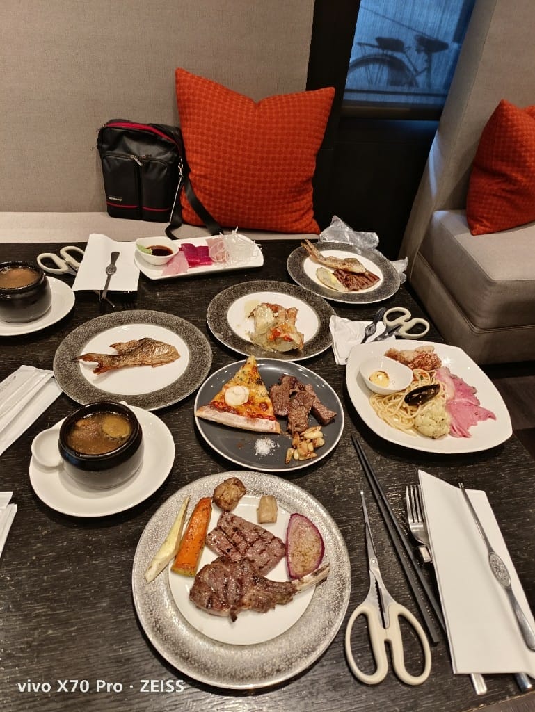 【台北吃到飽】艾美寒舍探索廚房午餐，龍蝦主題續攤😆
