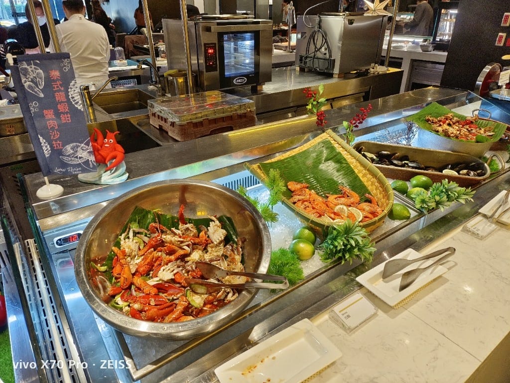 【台北吃到飽】艾美寒舍探索廚房午餐，龍蝦主題續攤😆