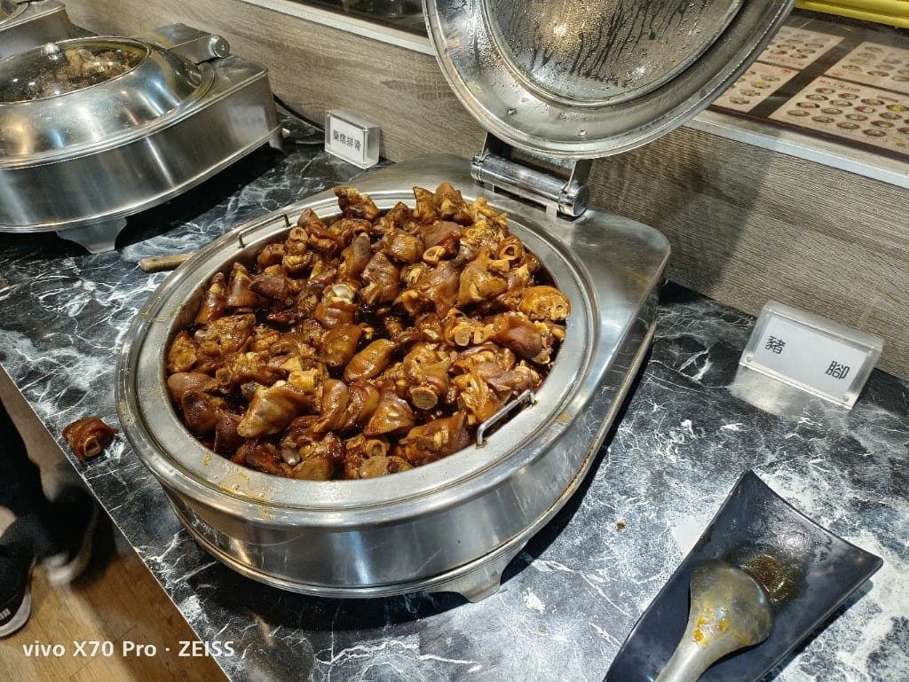 【新莊美食】輔大牛排百匯，兩人同行一人半價只要$240起吃到飽20220311