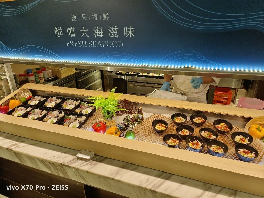 【台北吃到飽】喜來登12廚下午餐，龍蝦再度自由了！