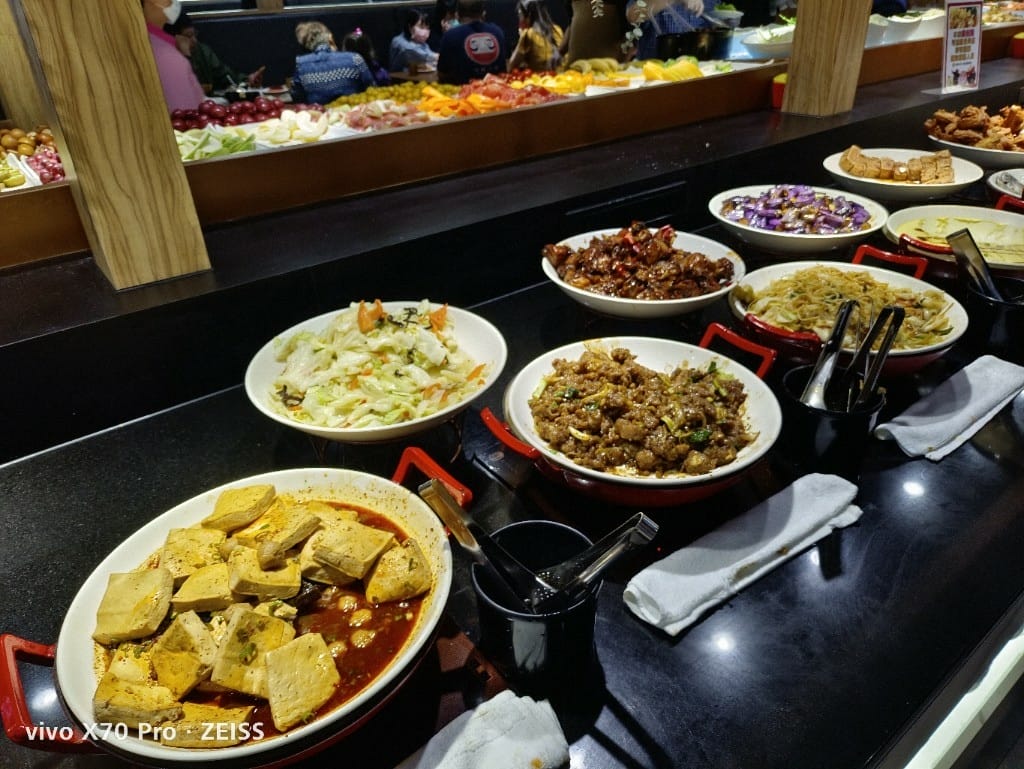 【中和吃到飽】我家牛排中和店4訪，水果超浮誇的自助吧只要299起吃到飽❤️