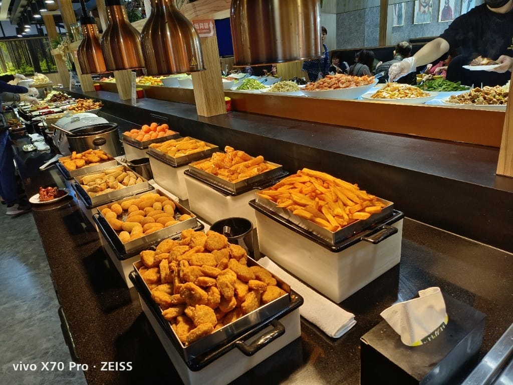 【中和吃到飽】我家牛排中和店4訪，水果超浮誇的自助吧只要299起吃到飽❤️