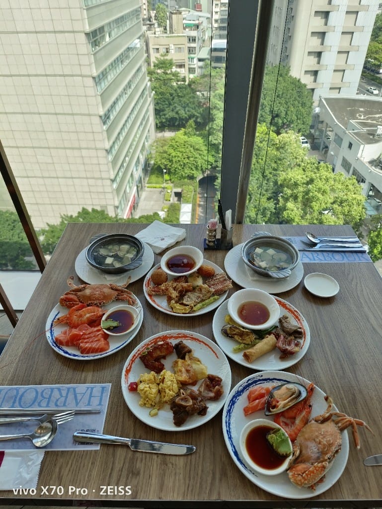 【台北吃到飽】漢來海港城，下午茶還有鮭生，美味且最超值的百匯👍👍👍