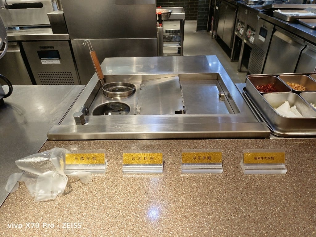 【板橋吃到飽】小福利火鍋會所，食材超棒，躍升為個人麻辣鍋首選❤️