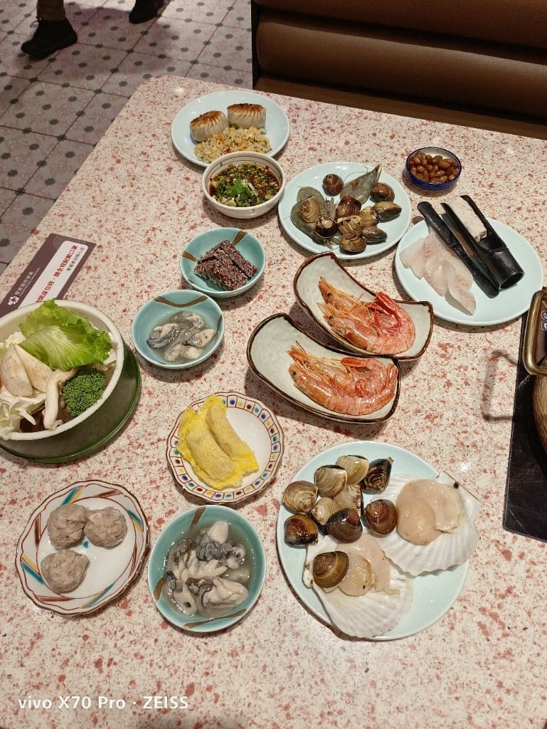 【板橋吃到飽】小福利火鍋會所，食材超棒，躍升為個人麻辣鍋首選❤️