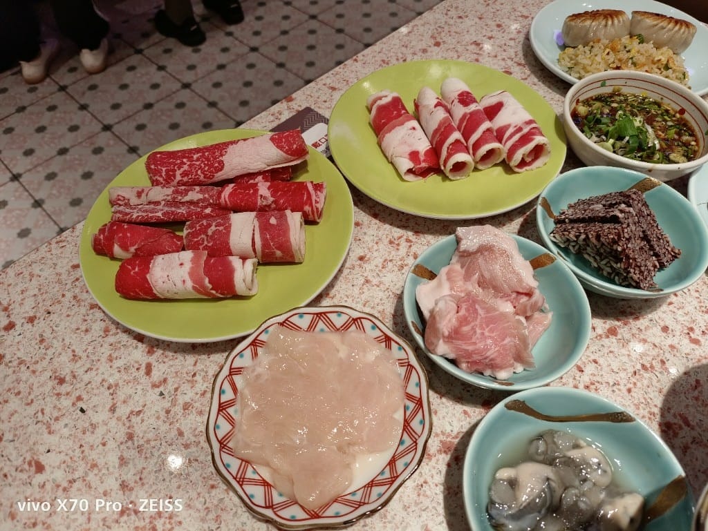 【板橋吃到飽】小福利火鍋會所，食材超棒，躍升為個人麻辣鍋首選❤️