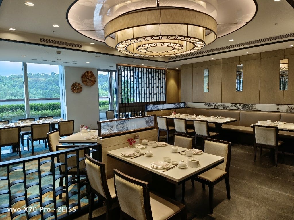 【台北美食】六福萬怡粵亮廣式餐廳，神仙乾坤燒鵝一鵝四吃，沒訂吃不到哦！