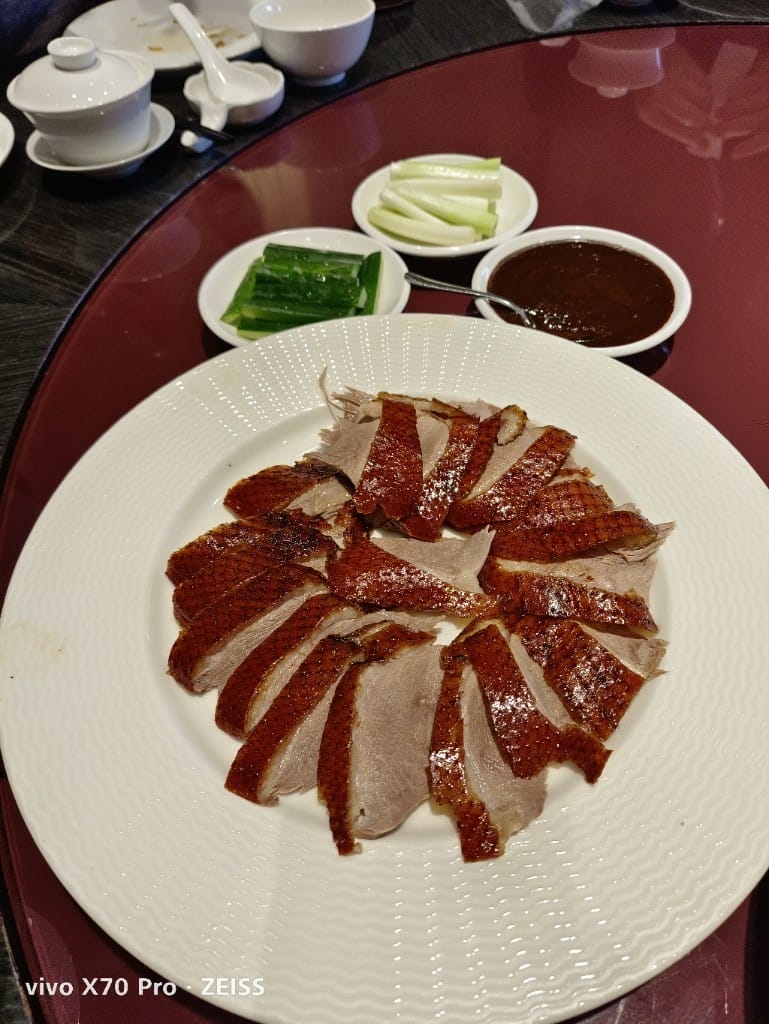 【台北美食】六福萬怡粵亮廣式餐廳，神仙乾坤燒鵝一鵝四吃，沒訂吃不到哦！