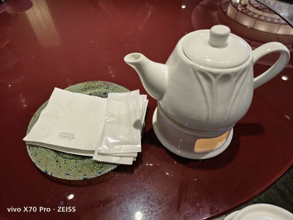 【台北美食】六福萬怡粵亮廣式餐廳，神仙乾坤燒鵝一鵝四吃，沒訂吃不到哦！