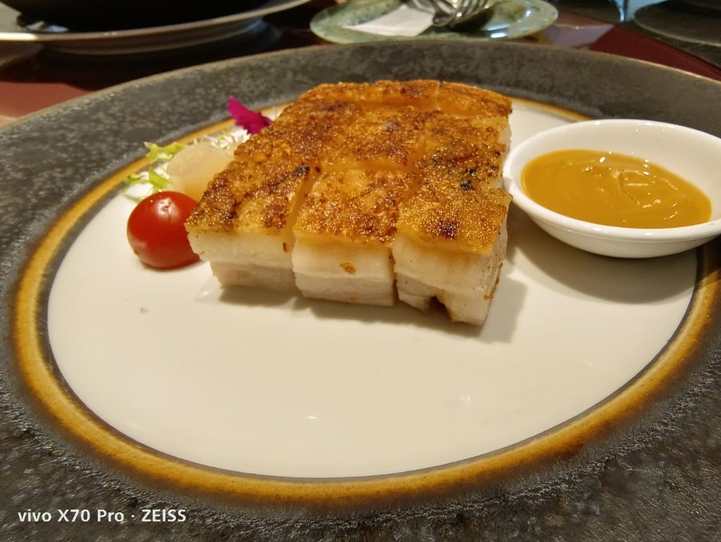 【台北美食】六福萬怡粵亮廣式餐廳，神仙乾坤燒鵝一鵝四吃，沒訂吃不到哦！