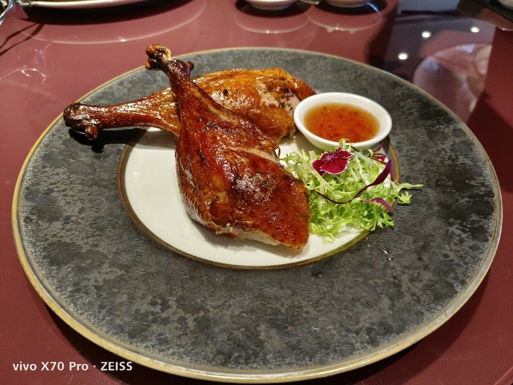 【台北美食】六福萬怡粵亮廣式餐廳，神仙乾坤燒鵝一鵝四吃，沒訂吃不到哦！