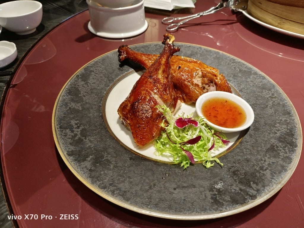 【台北美食】六福萬怡粵亮廣式餐廳，神仙乾坤燒鵝一鵝四吃，沒訂吃不到哦！