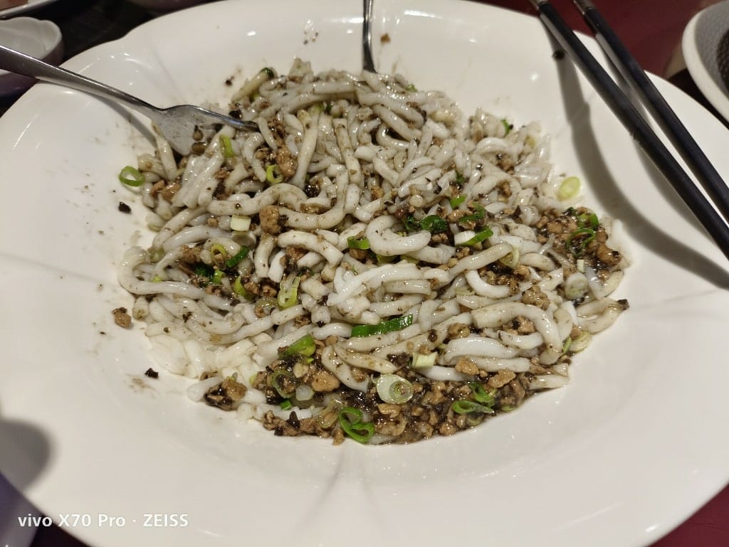 【台北美食】六福萬怡粵亮廣式餐廳，神仙乾坤燒鵝一鵝四吃，沒訂吃不到哦！