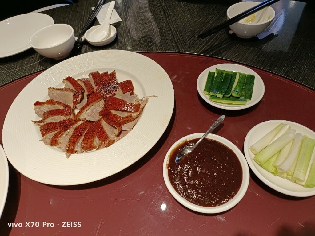 【台北美食】六福萬怡粵亮廣式餐廳，神仙乾坤燒鵝一鵝四吃，沒訂吃不到哦！