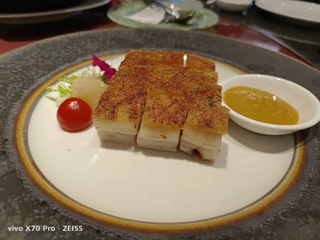 【台北美食】六福萬怡粵亮廣式餐廳，神仙乾坤燒鵝一鵝四吃，沒訂吃不到哦！