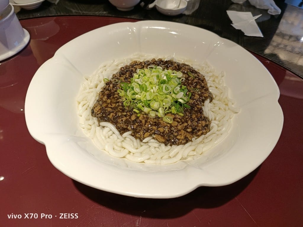 【台北美食】六福萬怡粵亮廣式餐廳，神仙乾坤燒鵝一鵝四吃，沒訂吃不到哦！