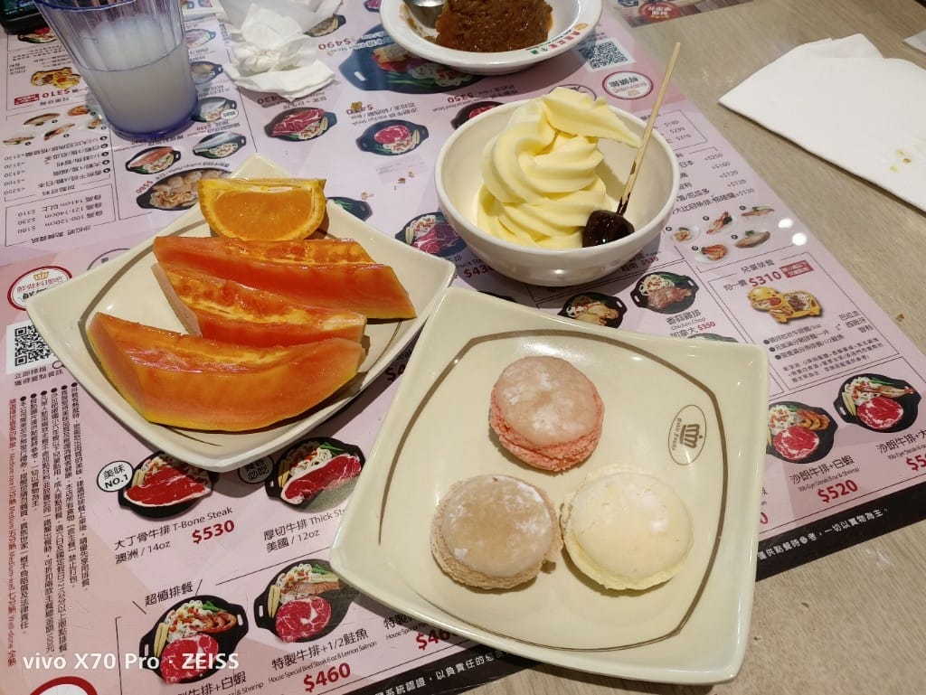 【新莊吃到飽】貴族世家體育館店，自助吧大進步的平價牛排吃到飽！