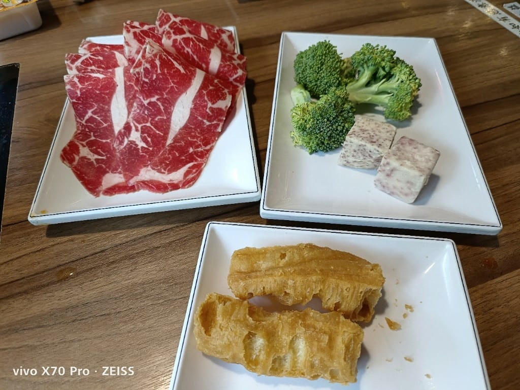 【台北吃到飽】滿堂紅頂級麻辣鴛鴦鍋，老牌麻辣鍋吃到飽，肉質出乎意料之外讚！20220403