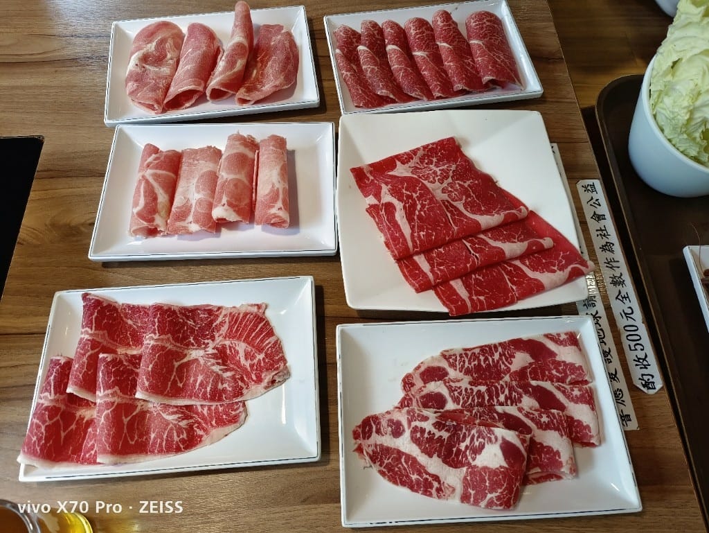 【台北吃到飽】滿堂紅頂級麻辣鴛鴦鍋，老牌麻辣鍋吃到飽，肉質出乎意料之外讚！20220403