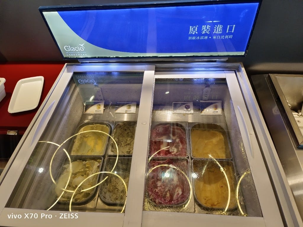 【台北吃到飽】滿堂紅頂級麻辣鴛鴦鍋，老牌麻辣鍋吃到飽，肉質出乎意料之外讚！20220403