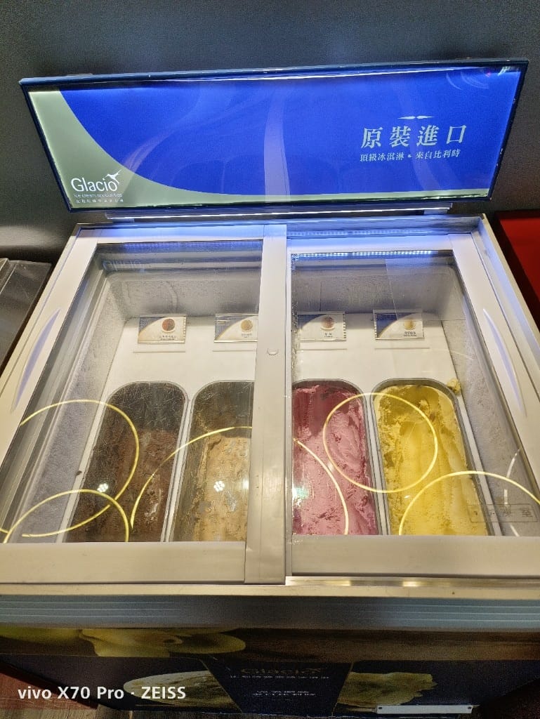 【台北吃到飽】滿堂紅頂級麻辣鴛鴦鍋，老牌麻辣鍋吃到飽，肉質出乎意料之外讚！20220403