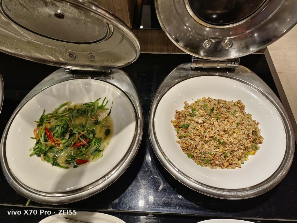 【新莊吃到飽】貴族世家體育館店，自助吧大進步的平價牛排吃到飽！